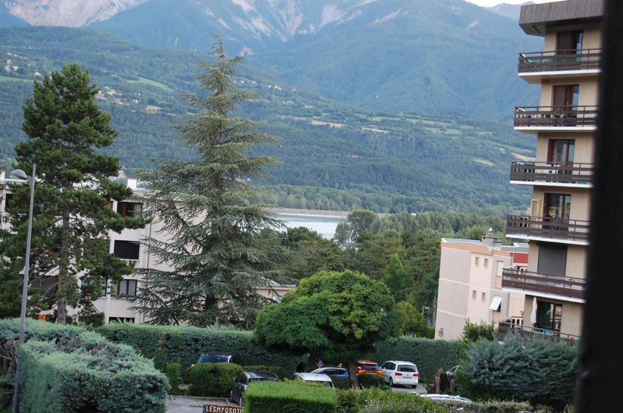 Appartement Agreable A Deux Pas Du Plan D'Eau 엠브룬 외부 사진