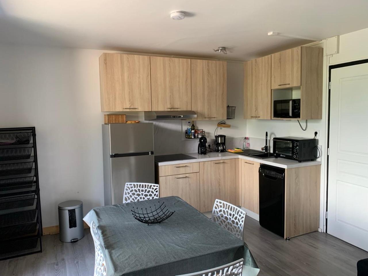 Appartement Agreable A Deux Pas Du Plan D'Eau 엠브룬 외부 사진