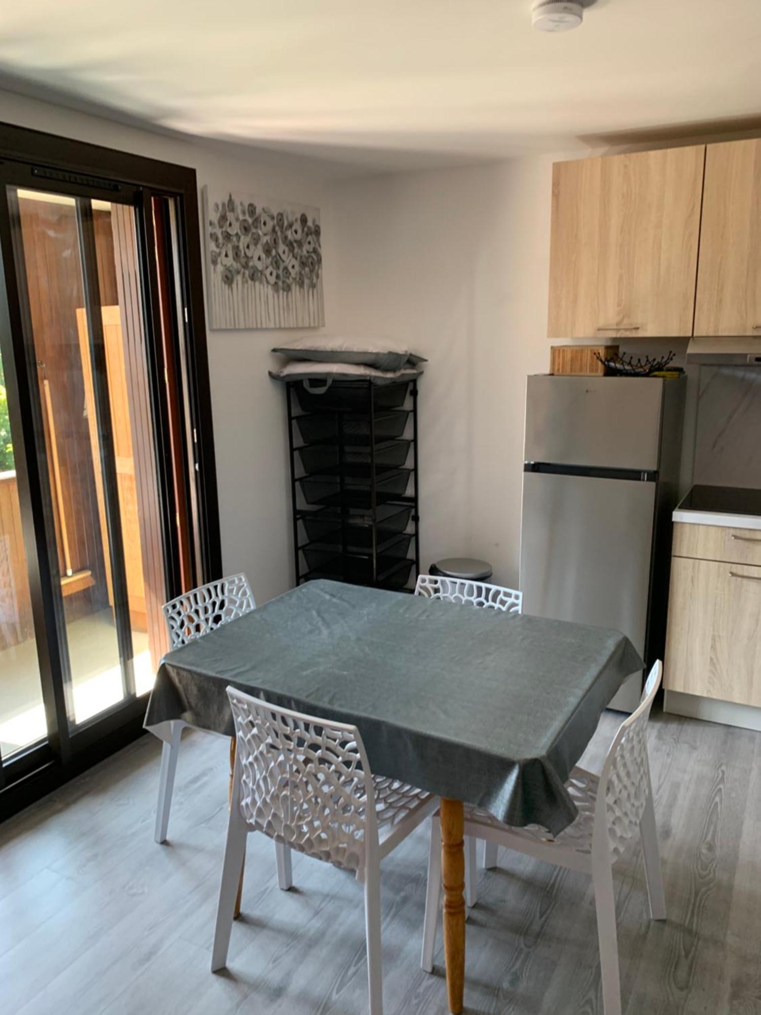 Appartement Agreable A Deux Pas Du Plan D'Eau 엠브룬 외부 사진